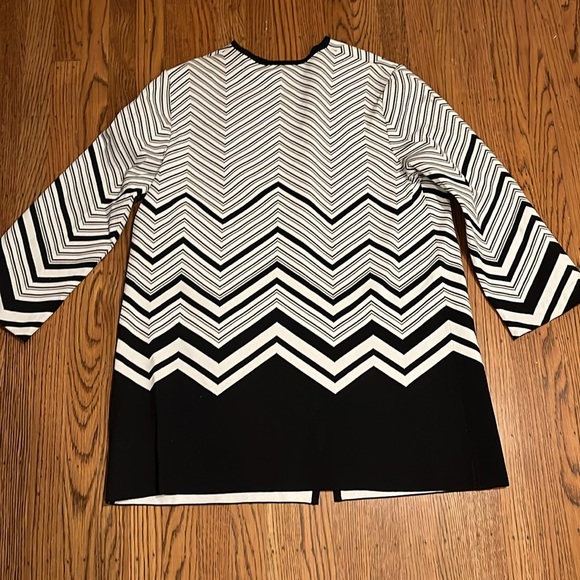 St.John Jacket - Picture 5 of 6